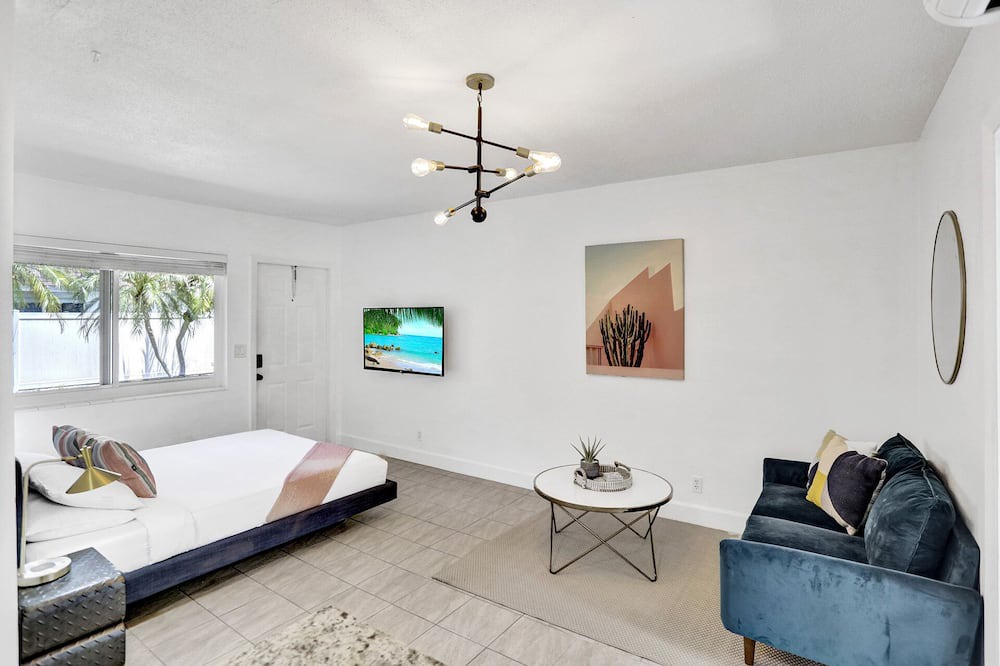 Photo of Bedroom in Middle River Terrace