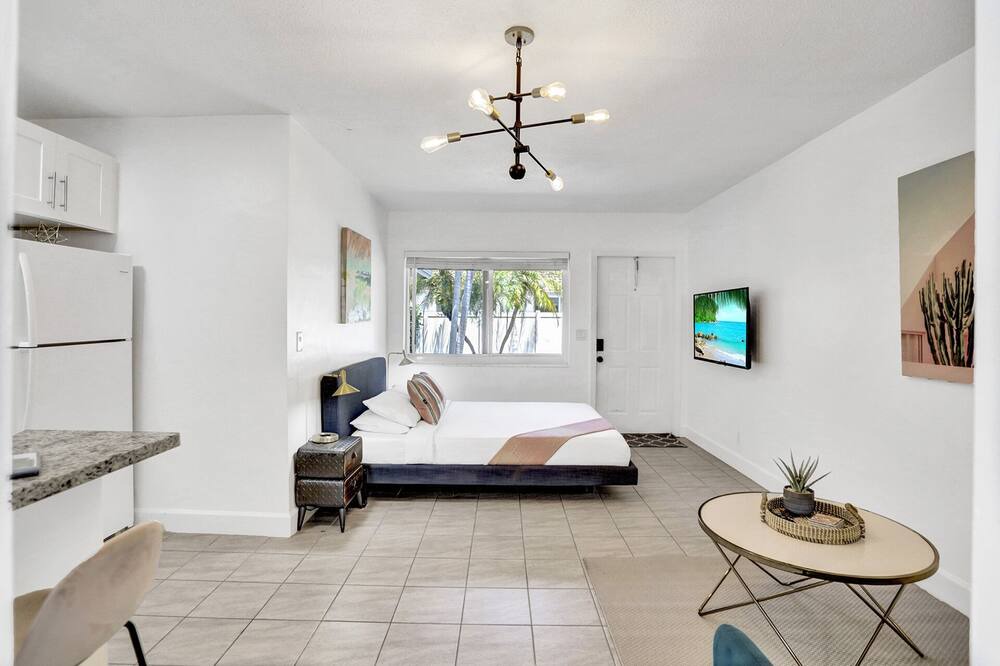 Photo of Bedroom in Middle River Terrace