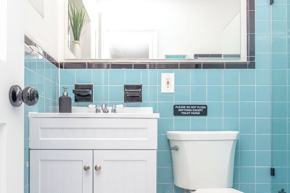 Photo of Bathroom in Middle River Terrace