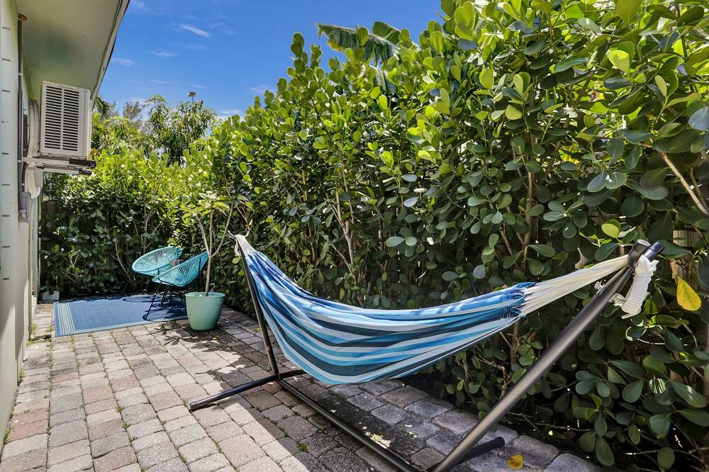 Photo of Outdoor in Middle River Terrace
