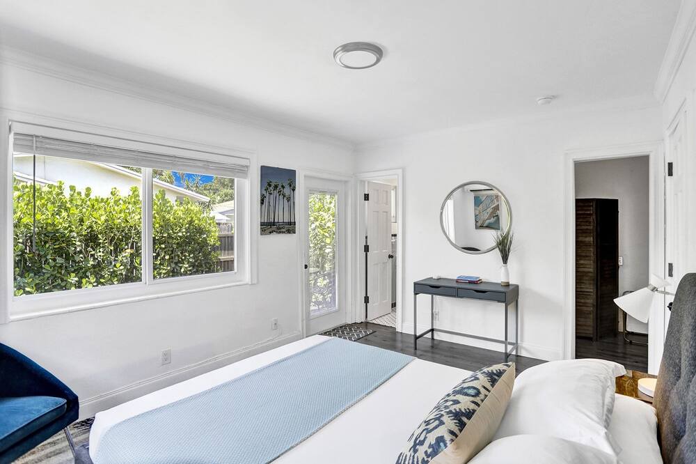 Photo of Bedroom in Middle River Terrace