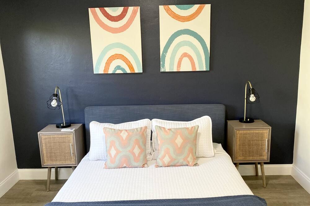 Photo of Bedroom in Middle River Terrace