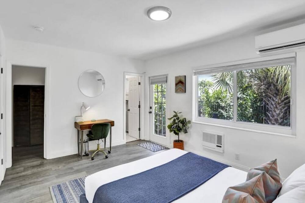Photo of Bedroom in Middle River Terrace