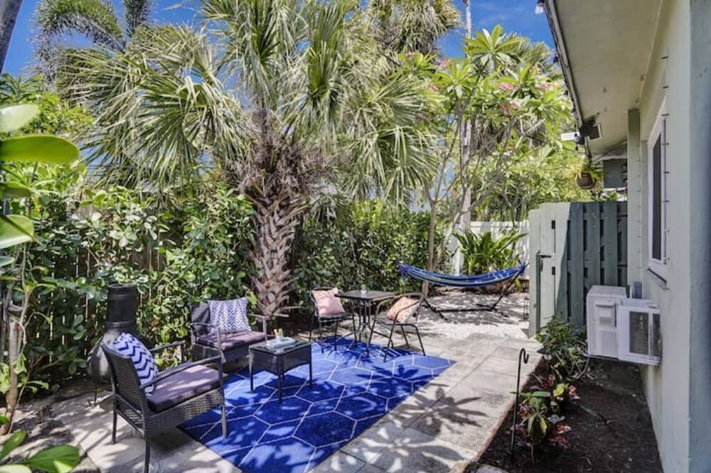 Photo of Outdoor in Middle River Terrace