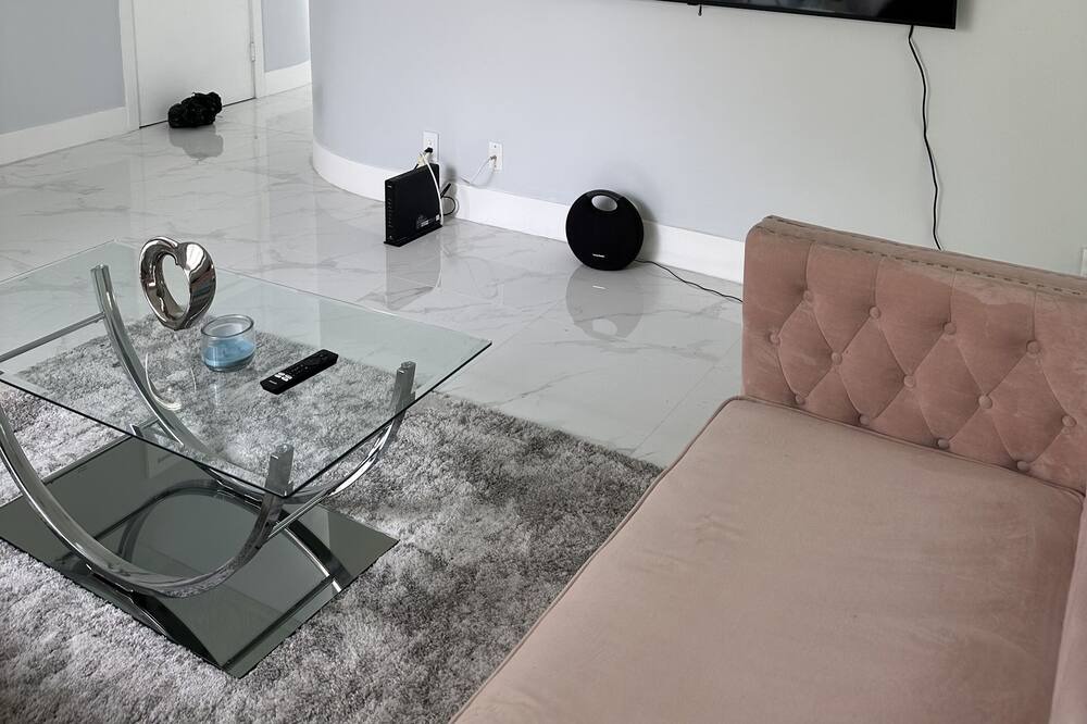Photo of Livingroom in Coral Springs