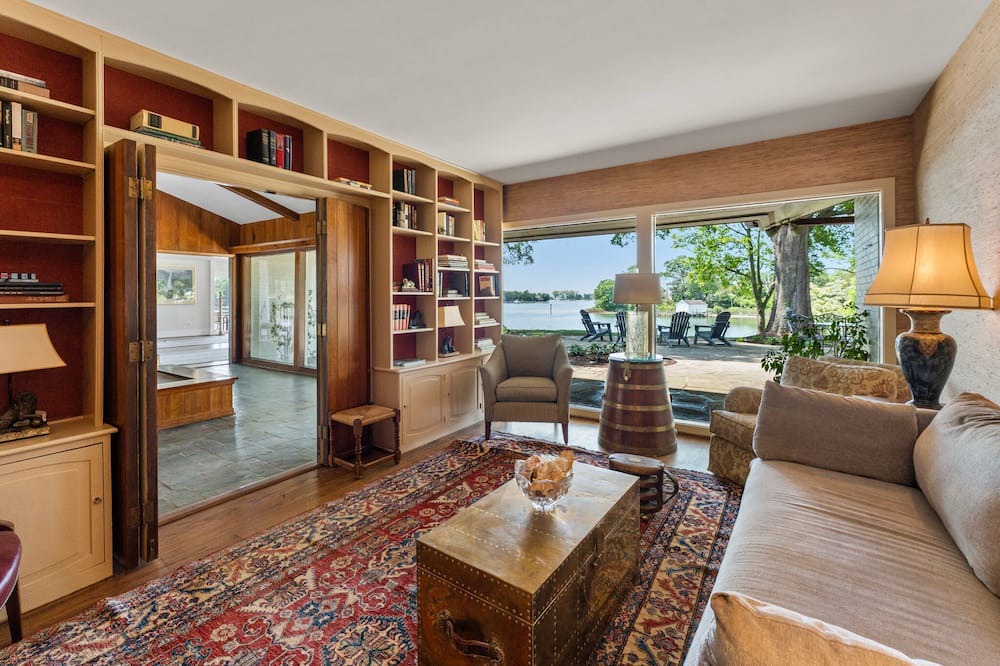 Photo of Livingroom in Irvington