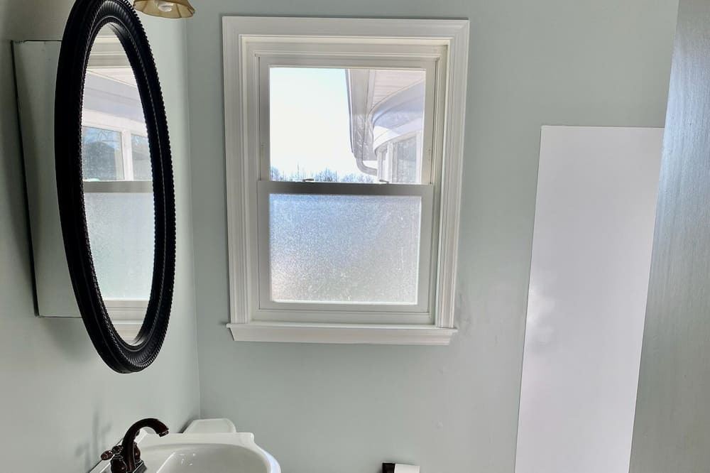 Photo of Bathroom in Allen