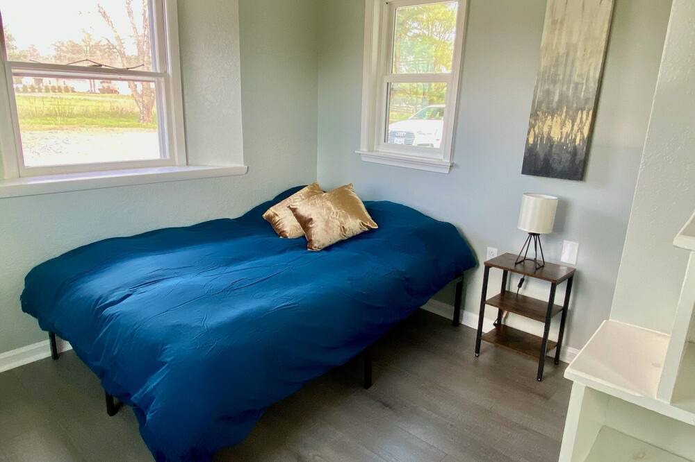 Photo of Bedroom in Allen
