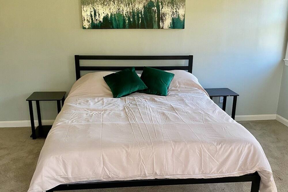 Photo of Bedroom in Allen