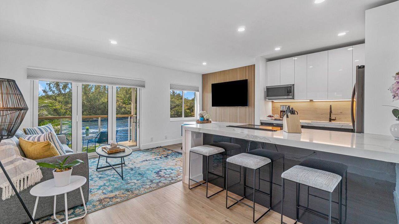 Photo of Livingroom in Deerfield Beach