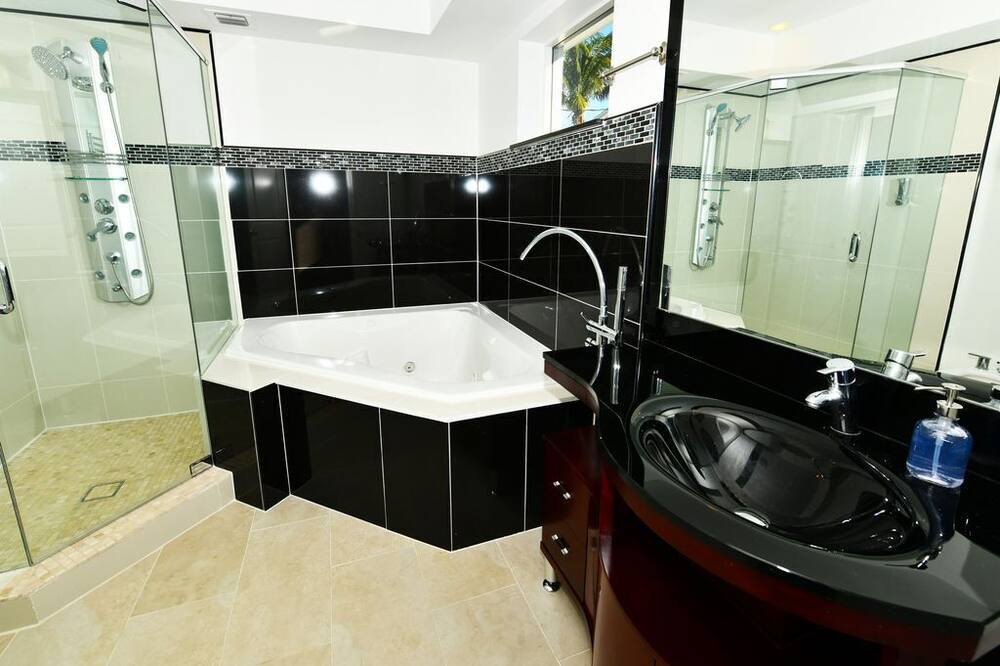 Photo of Bathroom in South Corals
