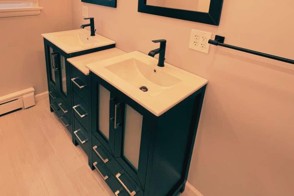 Photo of Bathroom in Hancocks Bridge