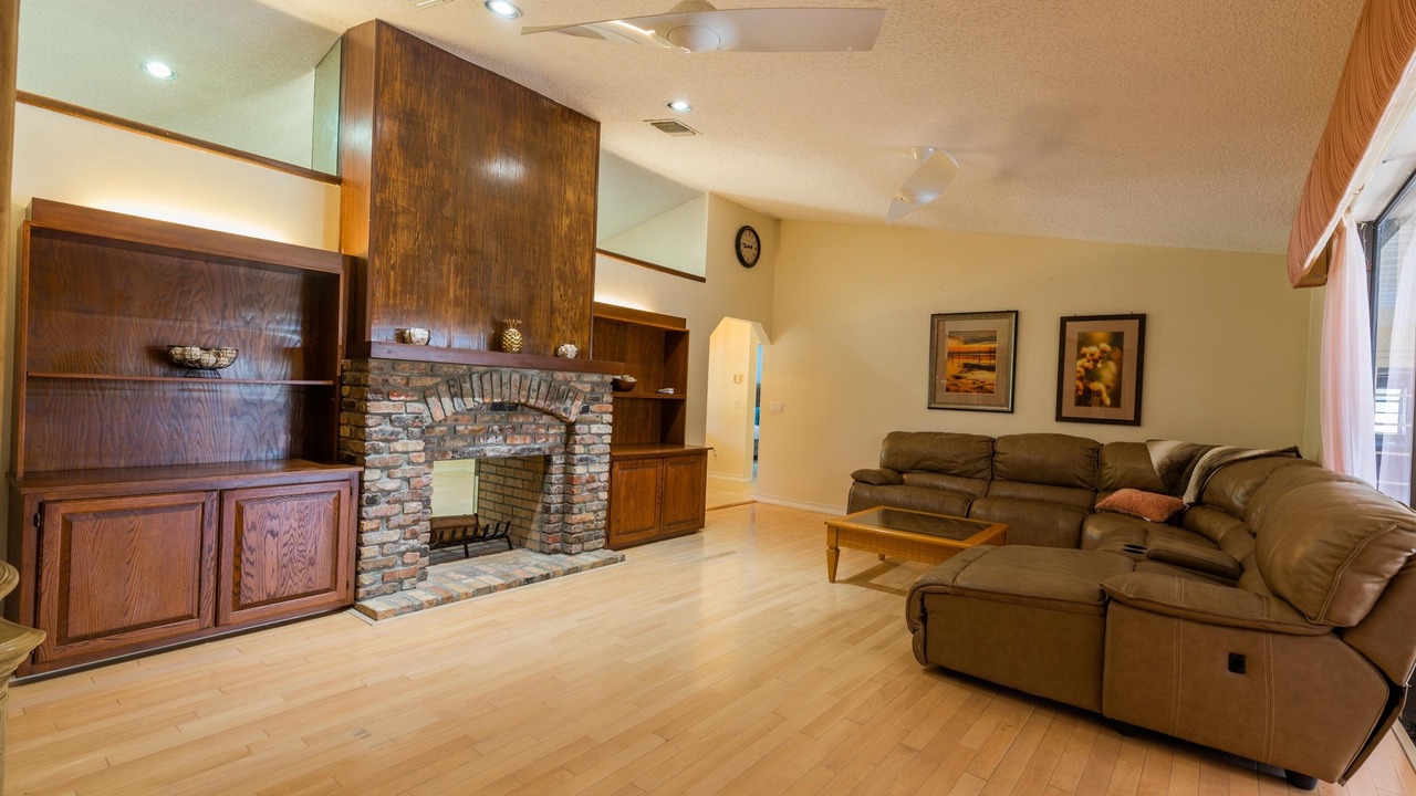 Photo of Livingroom in Tamarac