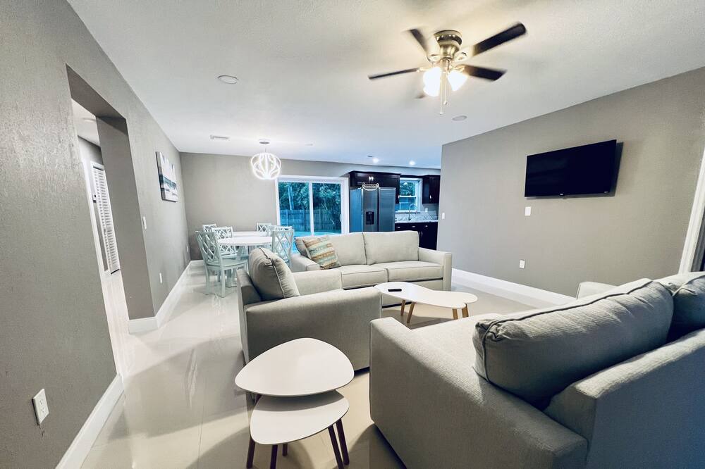 Photo of Livingroom in Highland Garden