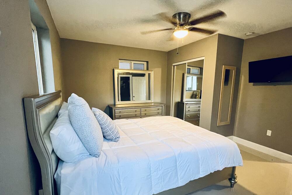 Photo of Bedroom in Highland Garden
