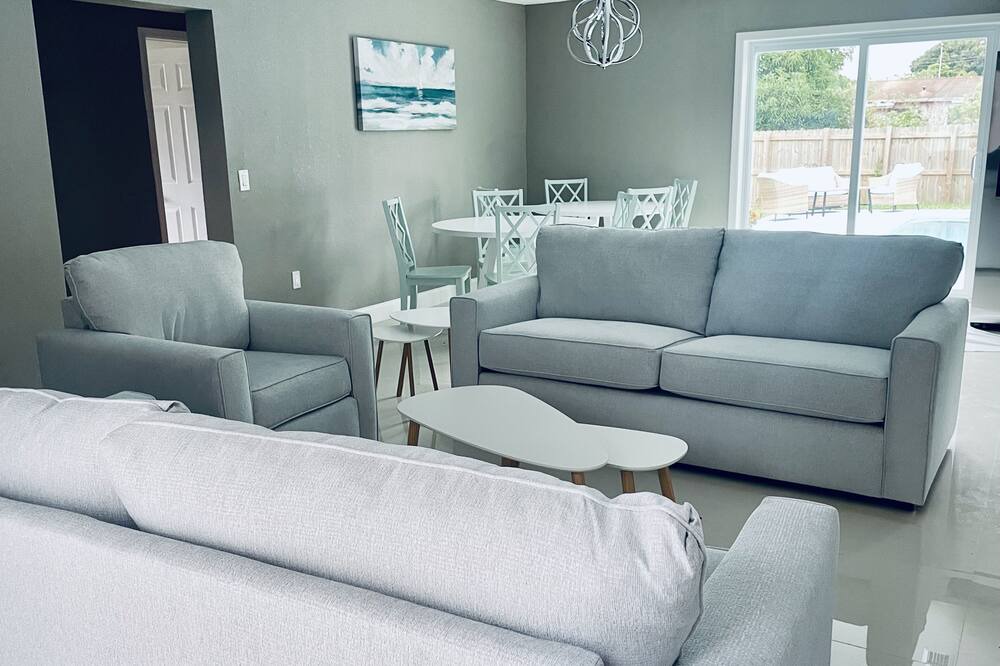 Photo of Livingroom in Highland Garden