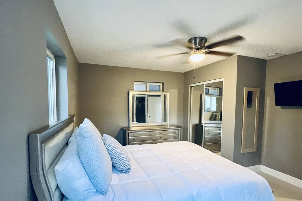 Photo of Bedroom in Highland Garden