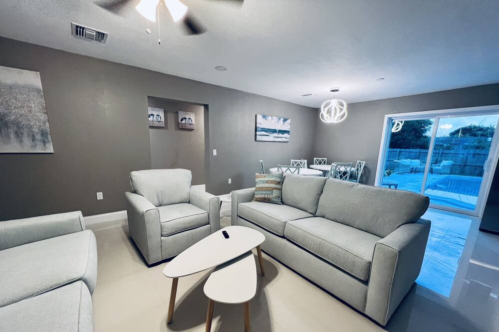 Photo of Livingroom in Highland Garden