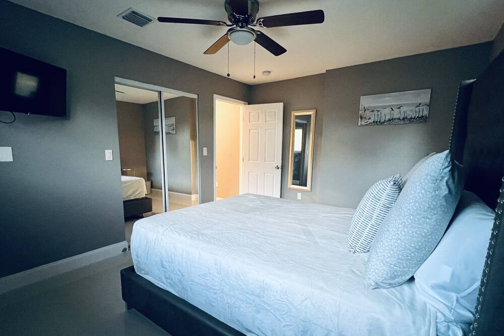 Photo of Bedroom in Highland Garden