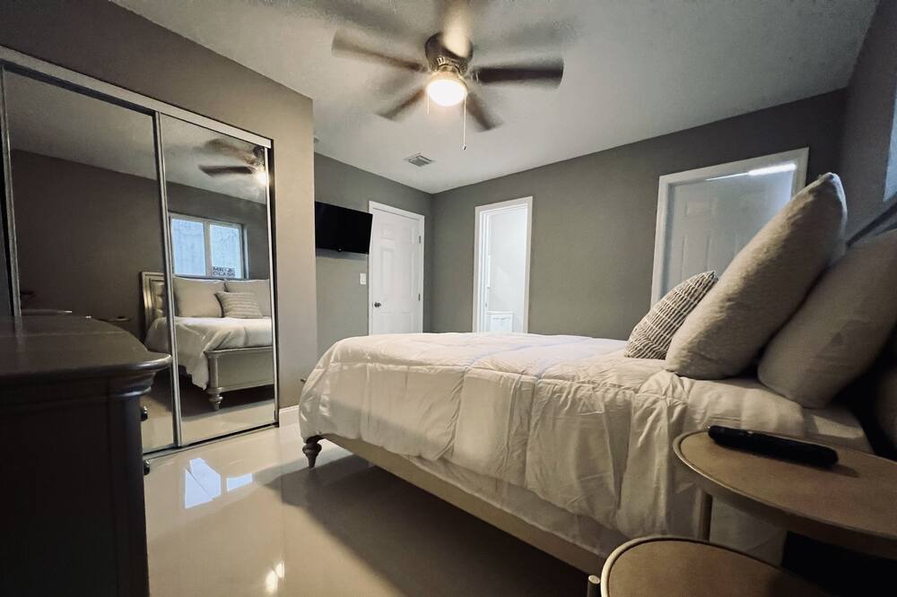 Photo of Bedroom in Highland Garden