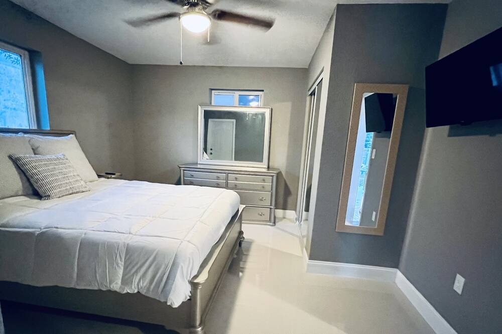 Photo of Bedroom in Highland Garden