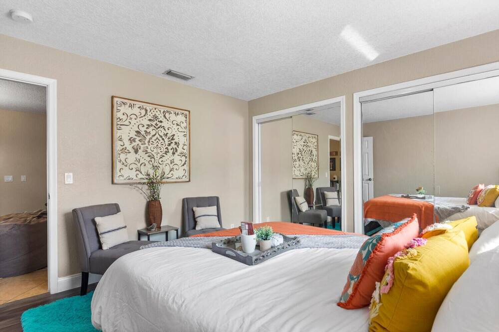 Photo of Bedroom in Coral Springs