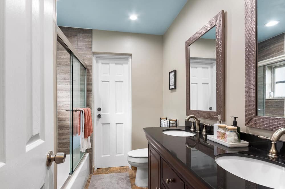 Photo of Bathroom in Coral Springs