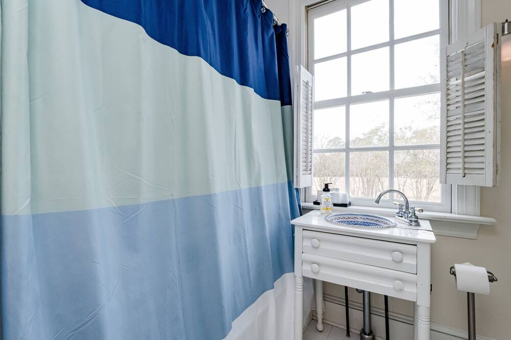 Photo of Bathroom in Unionville