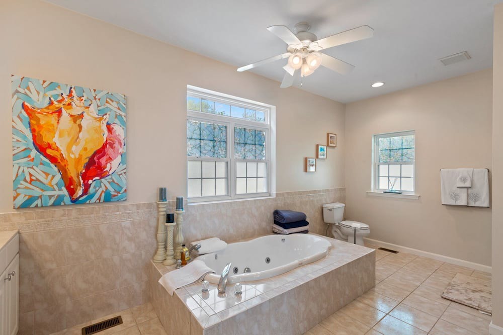 Photo of Bathroom in Cobb Island