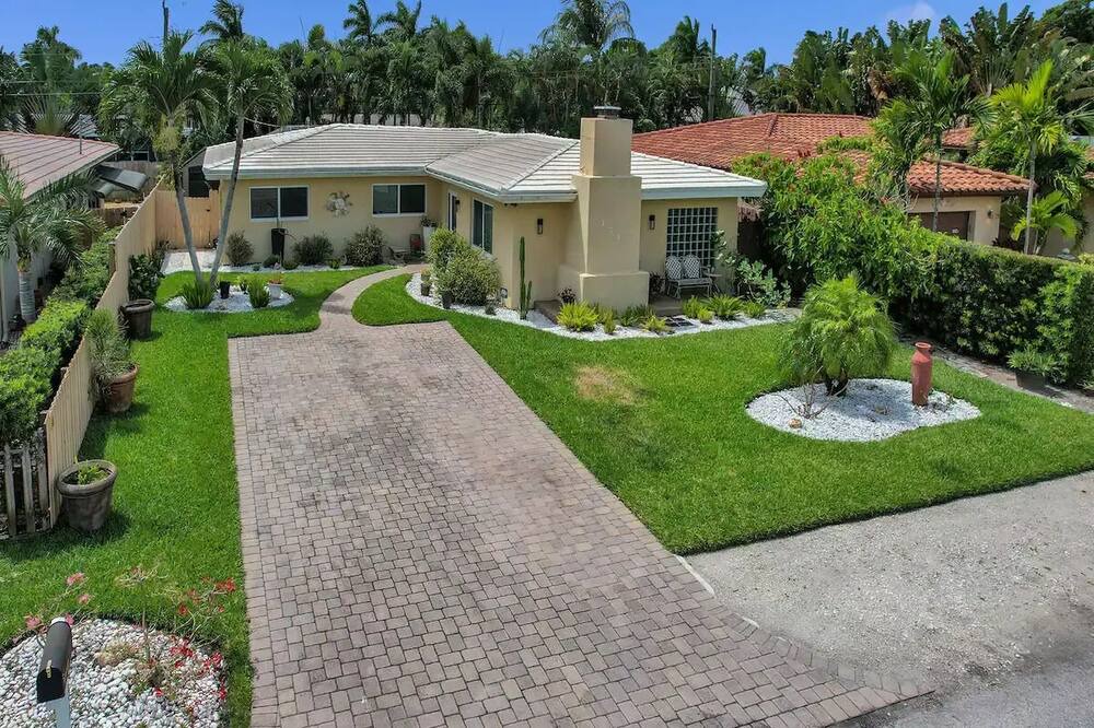 Photo of Outdoor in Oakland Park