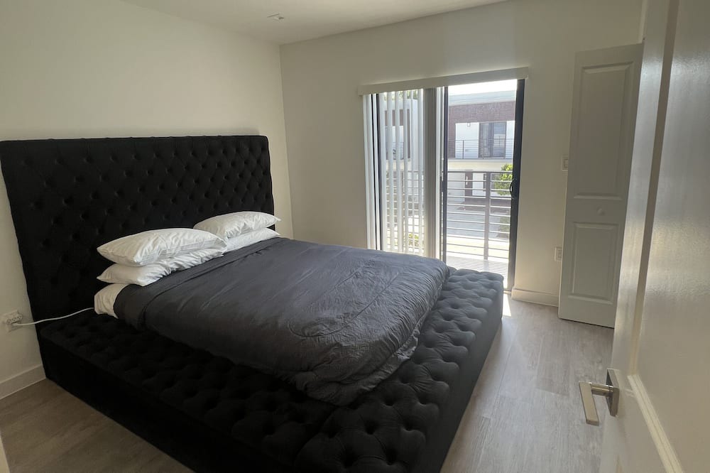 Photo of Bedroom in Carol City