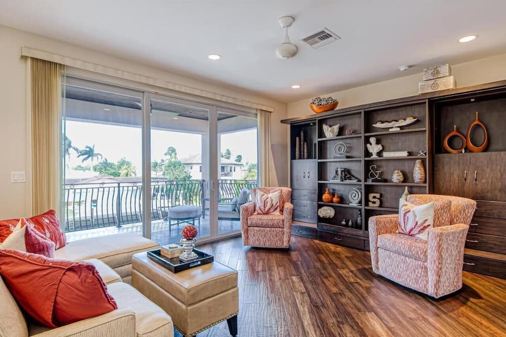 Photo of Livingroom in Pompano Isles