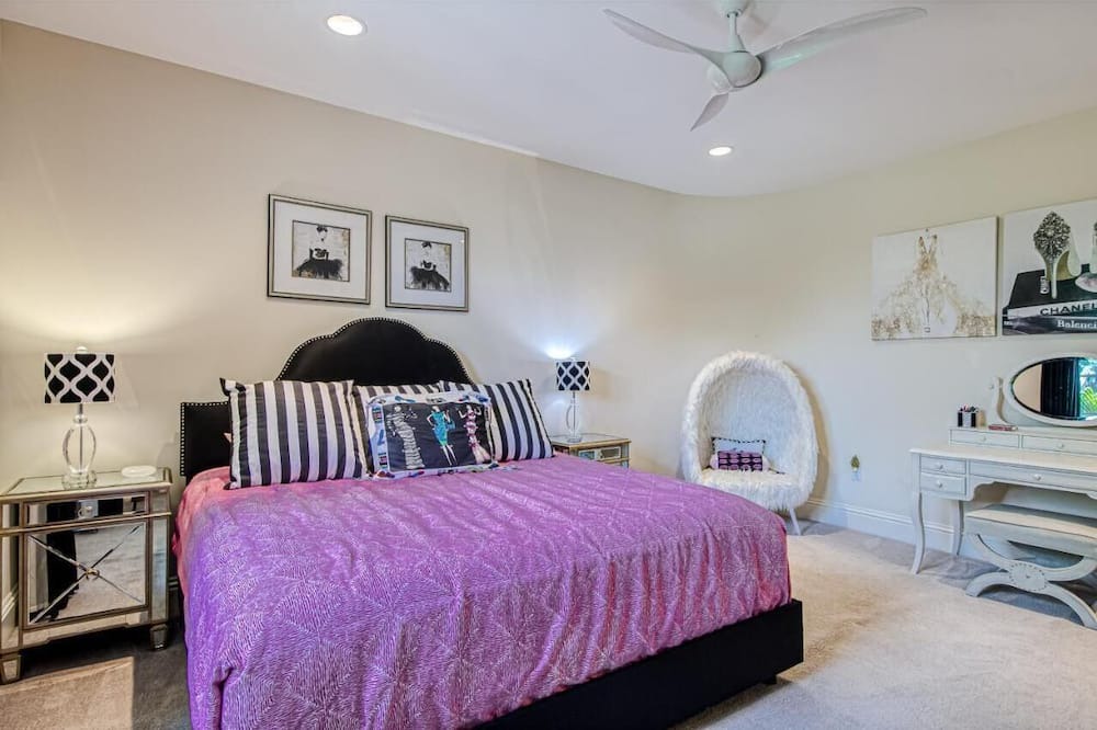 Photo of Bedroom in Pompano Isles