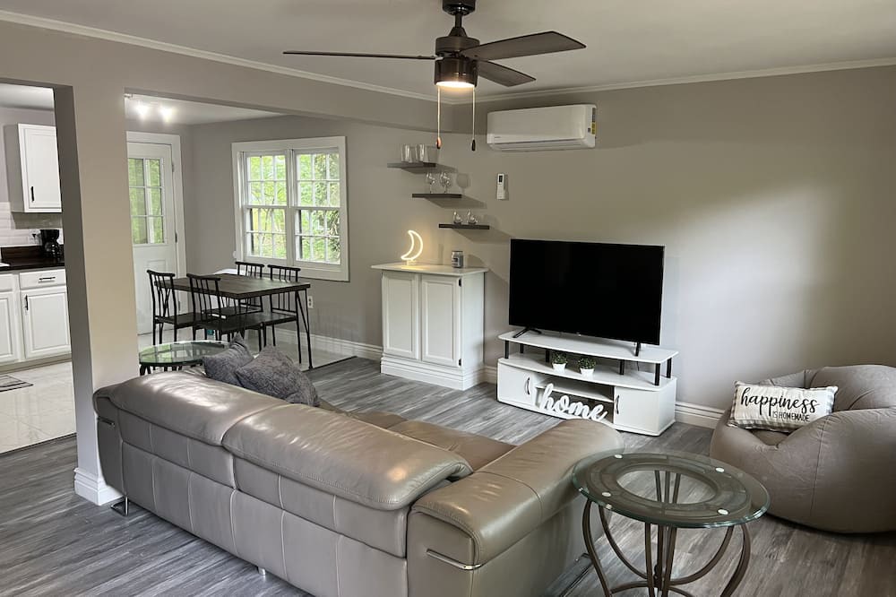 Photo of Livingroom in Chesapeake Ranch Estates-Drum Point