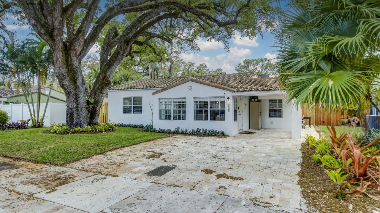 Photo of Outdoor in Citrus Isles