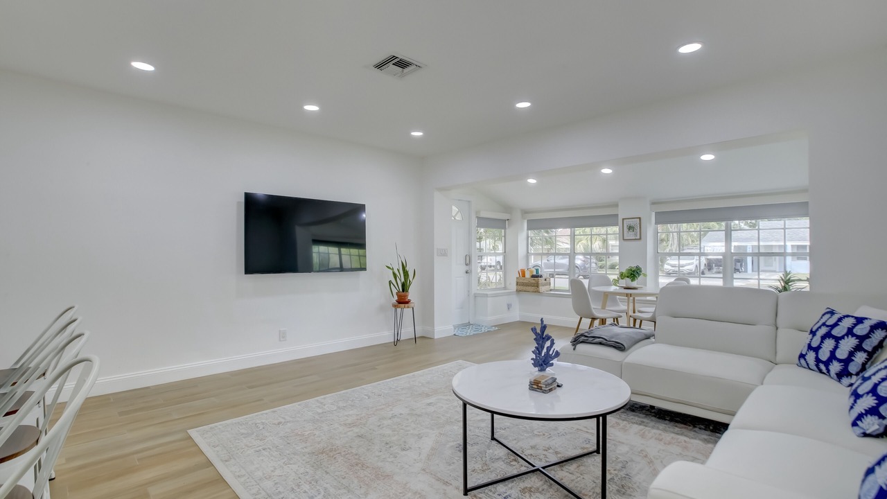 Photo of Livingroom in Citrus Isles