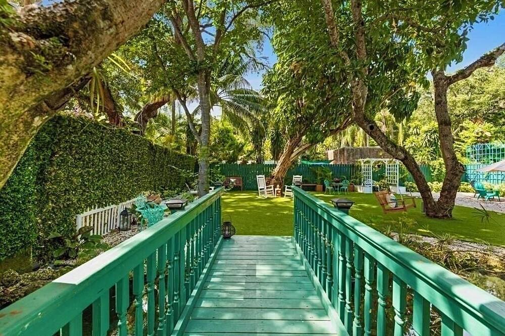 Photo of Outdoor in Southwest Coconut Grove