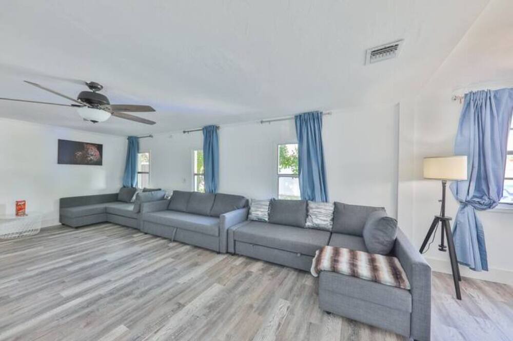 Photo of Livingroom in Royal Poinciana