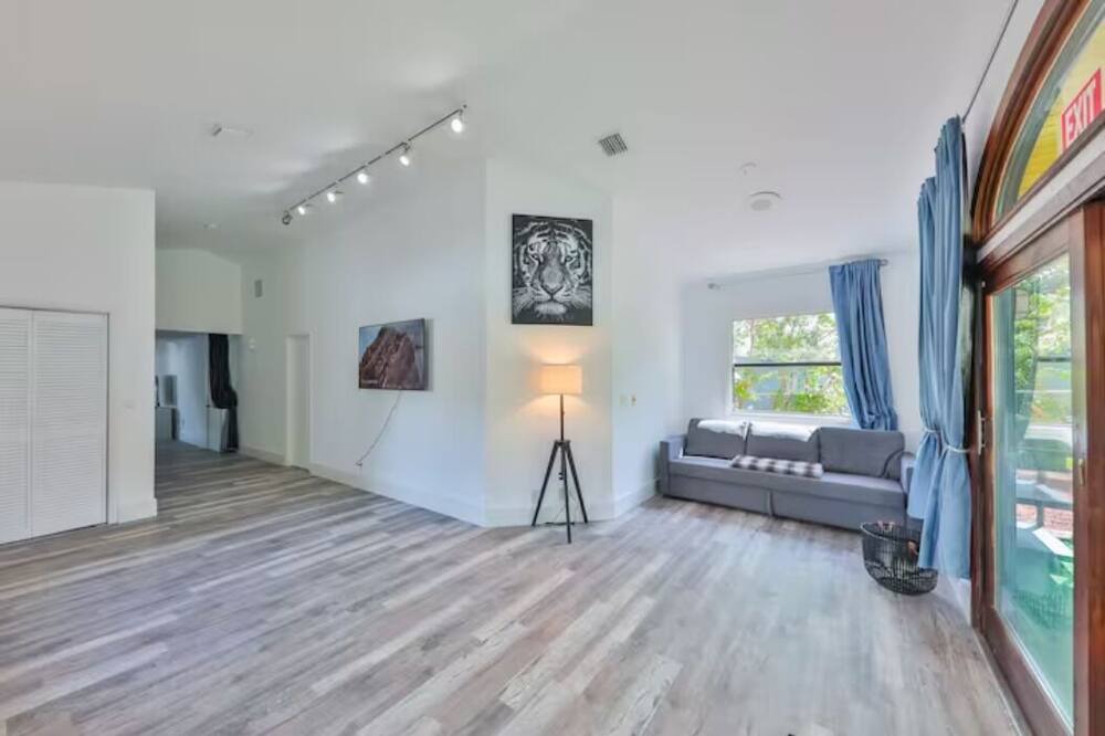 Photo of Livingroom in Royal Poinciana