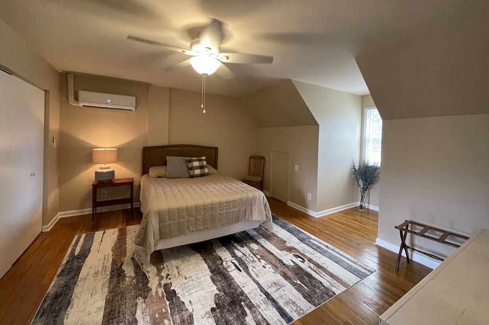 Photo of Bedroom in Drayden