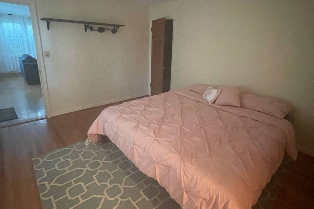 Photo of Bedroom in Northeast Virginia Beach
