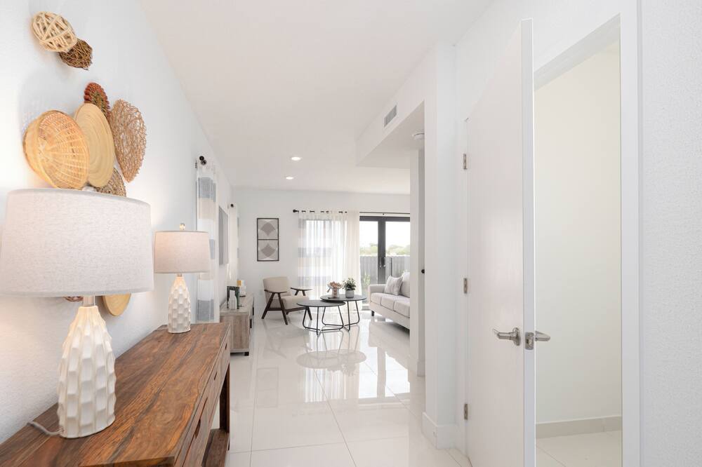 Photo of Livingroom in Central Fort Lauderdale