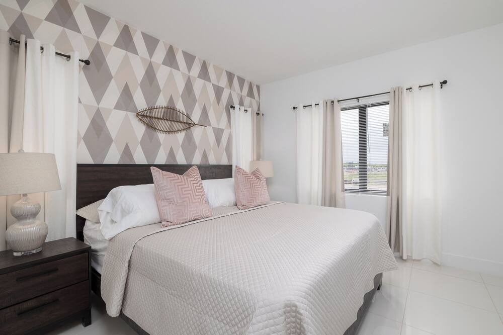 Photo of Bedroom in Central Fort Lauderdale