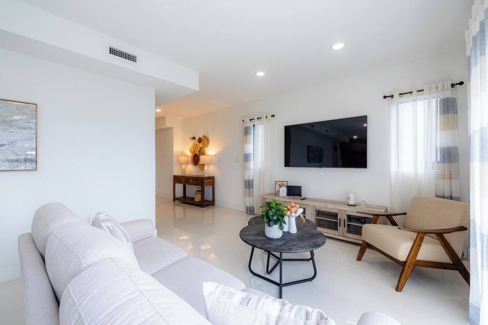 Photo of Livingroom in Central Fort Lauderdale