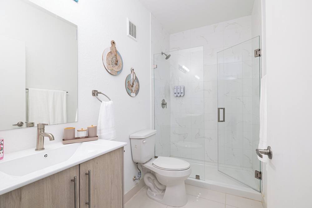 Photo of Bathroom in Central Fort Lauderdale
