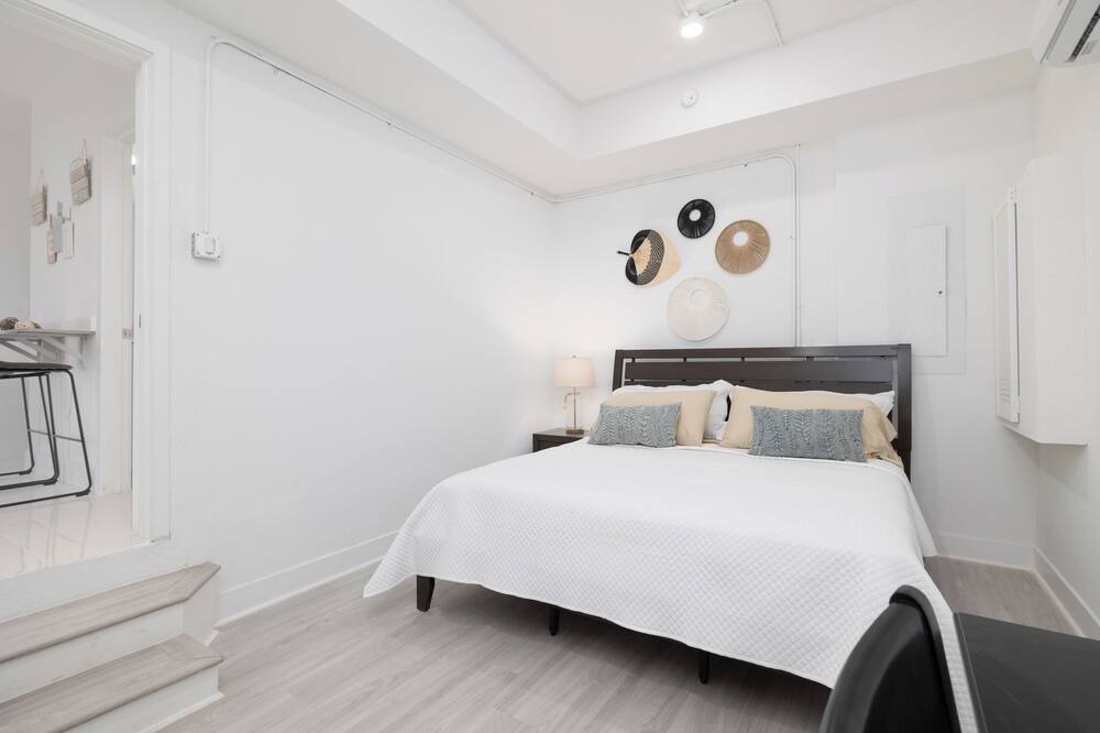 Photo of Bedroom in Central Fort Lauderdale