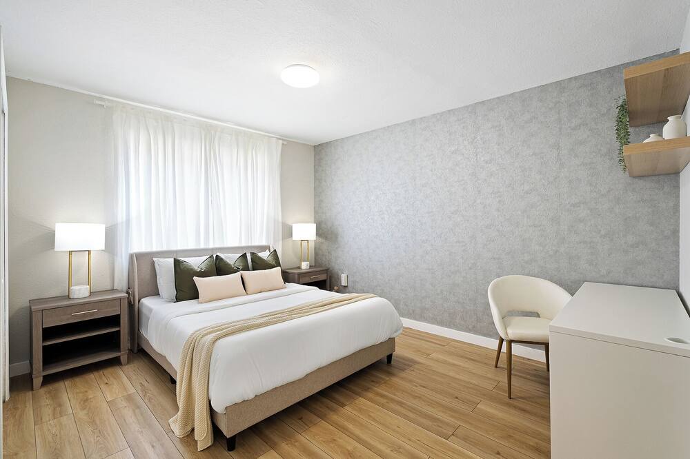 Photo of Bedroom in Hialeah
