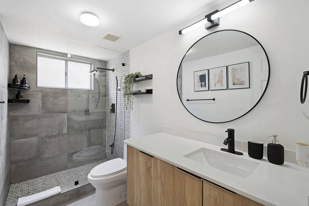 Photo of Bathroom in Hialeah