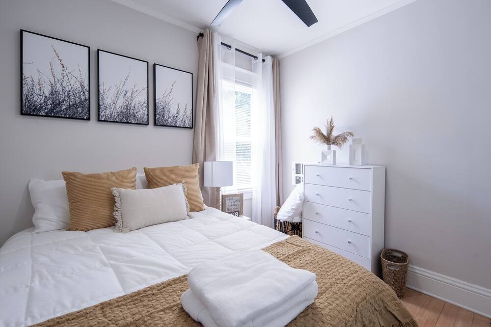 Photo of Bedroom in Albany