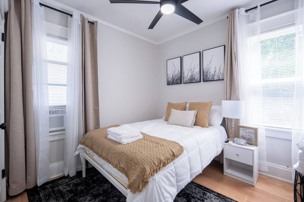 Photo of Bedroom in Albany